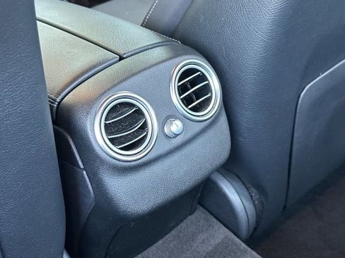 Used 2019 Mercedes-Benz C 300 Sedan image 17
