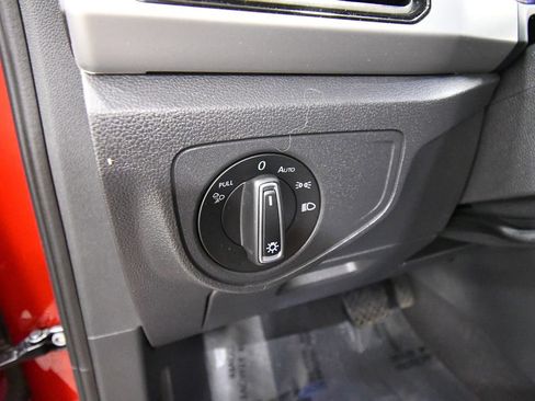 Used 2023 Volkswagen Atlas Cross Sport SE AWD/4WD image 19