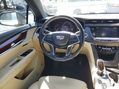Used 2018 Cadillac XT5 Luxury w/ Driver Awareness Package image 12