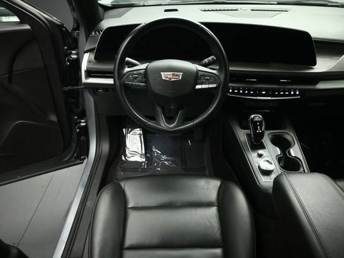 Used 2024 Cadillac XT4 Premium Luxury FWD image 5