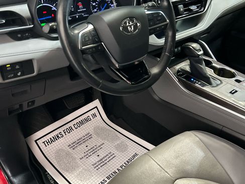 Used 2020 Toyota Highlander Limited AWD/4WD image 11