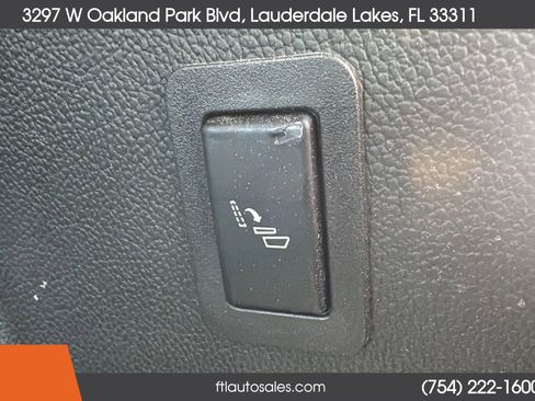 Used 2015 Cadillac Escalade Premium image 37