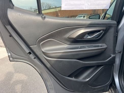 Used 2021 GMC Terrain SLT w/ Elevation Edition image 17