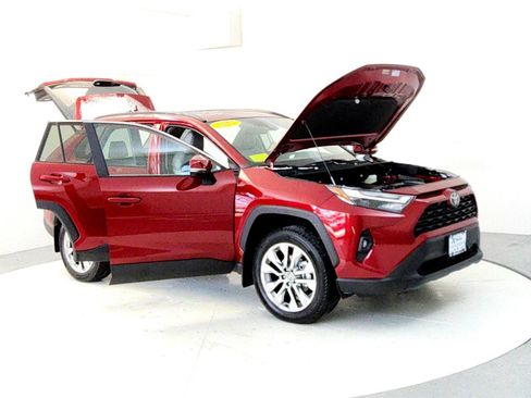 Certified 2025 Toyota RAV4 XLE Premium image 12