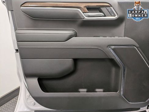 Used 2024 Chevrolet Silverado 1500 LT AWD/4WD image 8