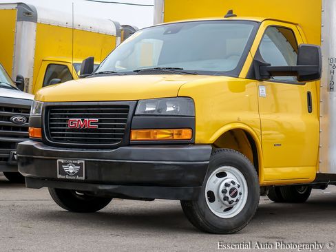 Used 2021 GMC Savana 3500 Extended w/ Power Convenience Package image 3