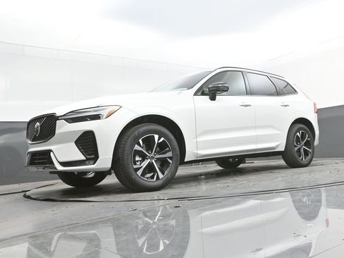 New 2026 Volvo XC60 B5 Core AWD/4WD image 31