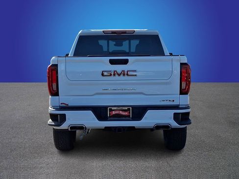 Used 2024 GMC Sierra 1500 AT4 w/ Technology Package AWD/4WD image 5