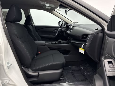 Used 2026 Nissan Rogue S image 17