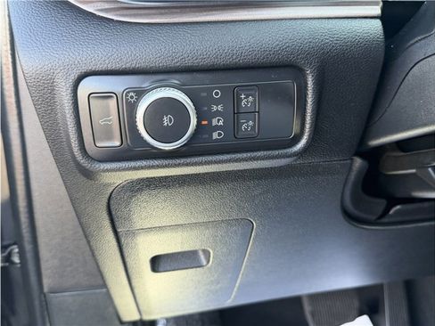 Used 2021 Ford Explorer Limited image 36