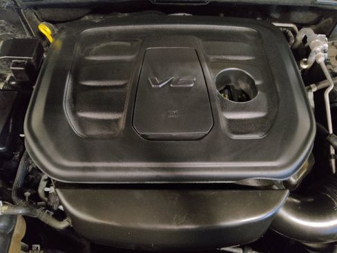 Used 2019 Jeep Grand Cherokee Altitude image 30