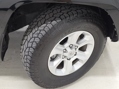Used 2021 Toyota 4Runner SR5 Premium w/ Moonroof Package AWD/4WD image 46
