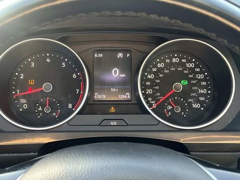 Used 2019 Volkswagen Tiguan SE w/ Panoramic Sunroof Package image 18
