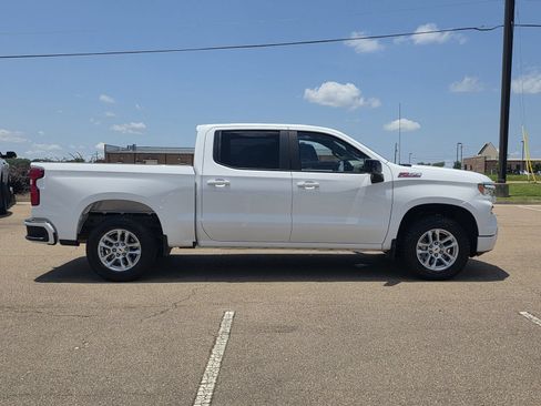 Used 2023 Chevrolet Silverado 1500 RST w/ Z71 Off-Road Package AWD/4WD image 4