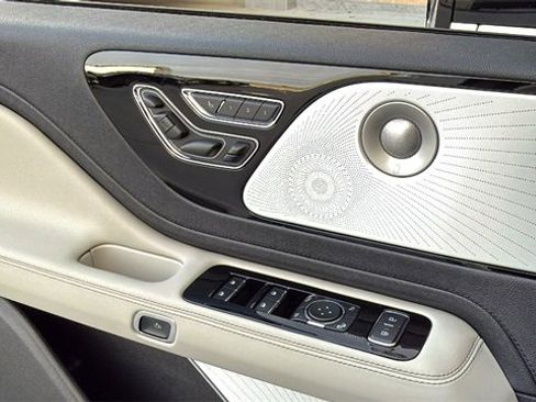 New 2026 Lincoln Aviator Reserve image 30