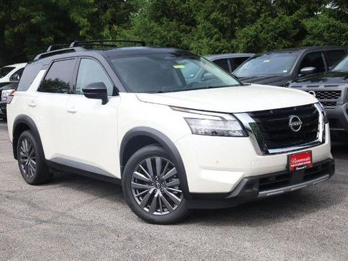 Certified 2024 Nissan Pathfinder SL w/ SL Premium Package AWD/4WD image 2