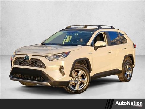Used 2019 Toyota RAV4 Limited image 1