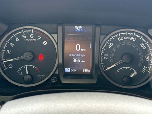 Certified 2018 Toyota Tacoma Limited AWD/4WD image 33