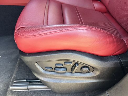 Used 2022 Porsche Cayenne S AWD/4WD image 30