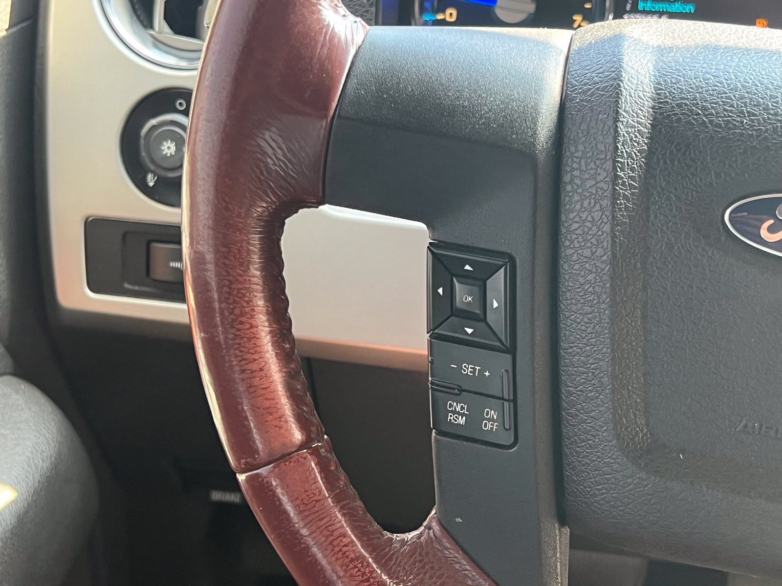 Used 2013 Ford F150 King Ranch w/ King Ranch Luxury Pkg RWD image 29