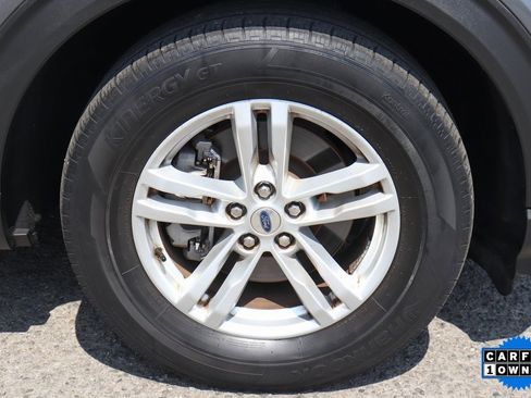 Used 2021 Ford Explorer XLT image 37