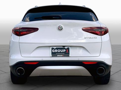 Used 2020 Alfa Romeo Stelvio RWD image 5