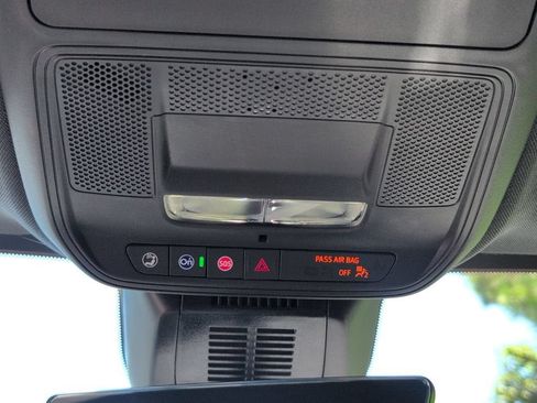 Used 2026 Chevrolet Equinox LT w/ Convenience Package II FWD image 19