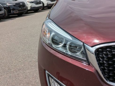 Used 2016 Kia Sorento EX image 9