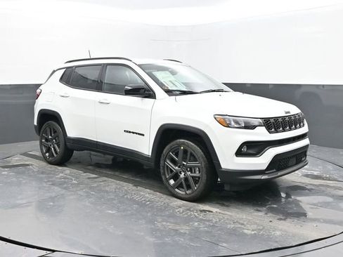 New 2026 Jeep Compass Latitude image 7