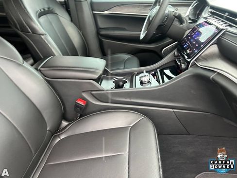 Certified 2025 Jeep Grand Cherokee L Limited w/ Luxury Tech Group II AWD/4WD image 12
