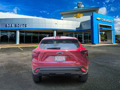 New 2026 Chevrolet Trax RS w/ Driver Confidence Package FWD image 4