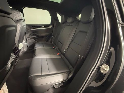 New 2026 Porsche Cayenne image 24