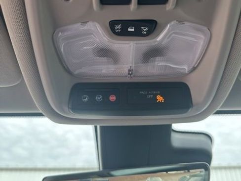 Used 2025 Buick Encore GX Avenir w/ Avenir Technology Package AWD/4WD image 35
