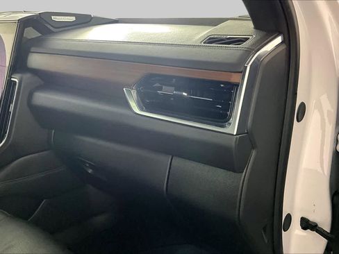 Certified 2025 GMC Yukon Denali AWD/4WD image 18