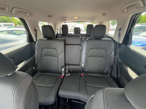 Used 2025 Nissan Pathfinder SV AWD/4WD image 40