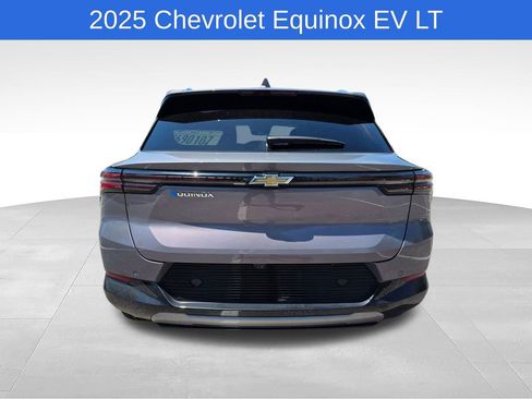 Used 2025 Chevrolet Equinox EV LT w/ Convenience Package FWD image 8