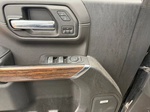 Used 2019 Chevrolet Silverado 1500 High Country w/ Technology Package image 12