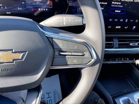 New 2026 Chevrolet Equinox EV LT image 20