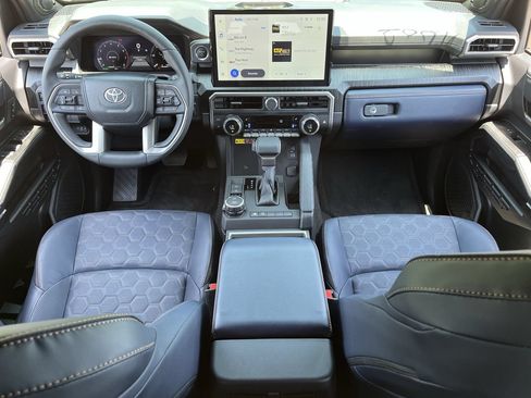 Used 2026 Toyota 4Runner Platinum AWD/4WD image 9