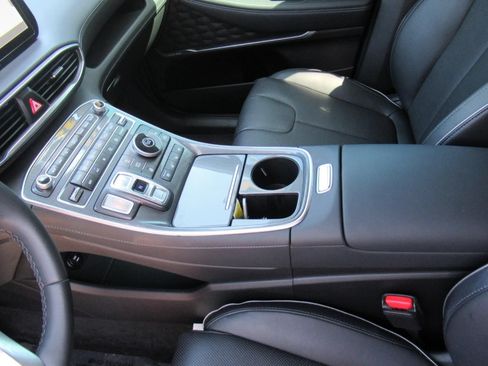 Used 2023 Hyundai Santa Fe Limited FWD image 18