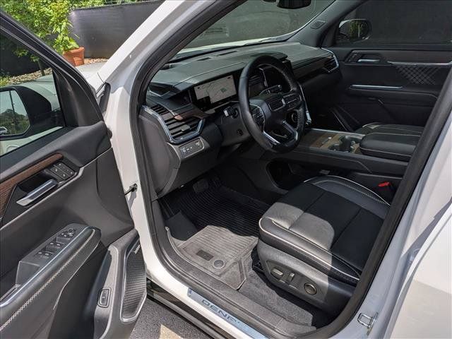 Used 2025 GMC Acadia Denali FWD image 30