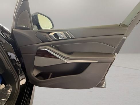 Certified 2026 BMW X7 xDrive40i w/ M Sport Package image 38