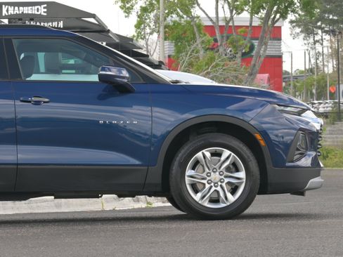 Used 2022 Chevrolet Blazer LT w/ Sound & Technology Package AWD/4WD image 6