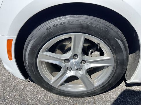 Used 2023 Chevrolet Camaro LT w/ Technology Package RWD image 2