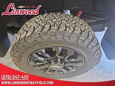 Used 2025 Chevrolet Silverado 2500 LT w/ Trail Boss Package AWD/4WD image 7