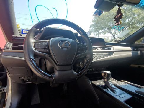 Used 2020 Lexus ES 350 w/ Premium Package FWD image 13
