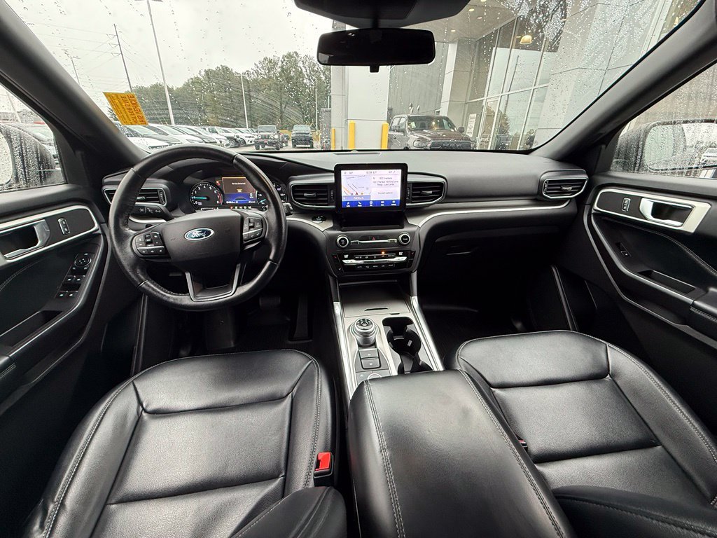 Used 2020 Ford Explorer XLT w/ Equipment Group 202A AWD/4WD image 9