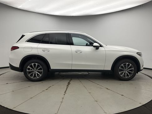 Used 2024 Mercedes-Benz GLC 300 4MATIC image 6