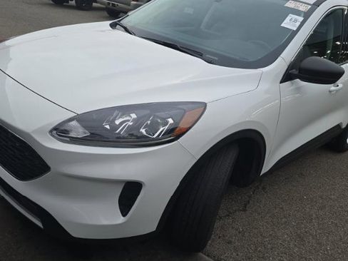 Used 2022 Ford Escape SE w/ Convenience Package image 1