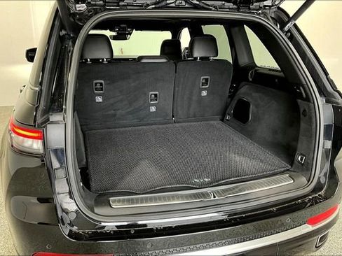 Used 2023 Jeep Grand Cherokee Summit w/ Luxury Tech Group V AWD/4WD image 40